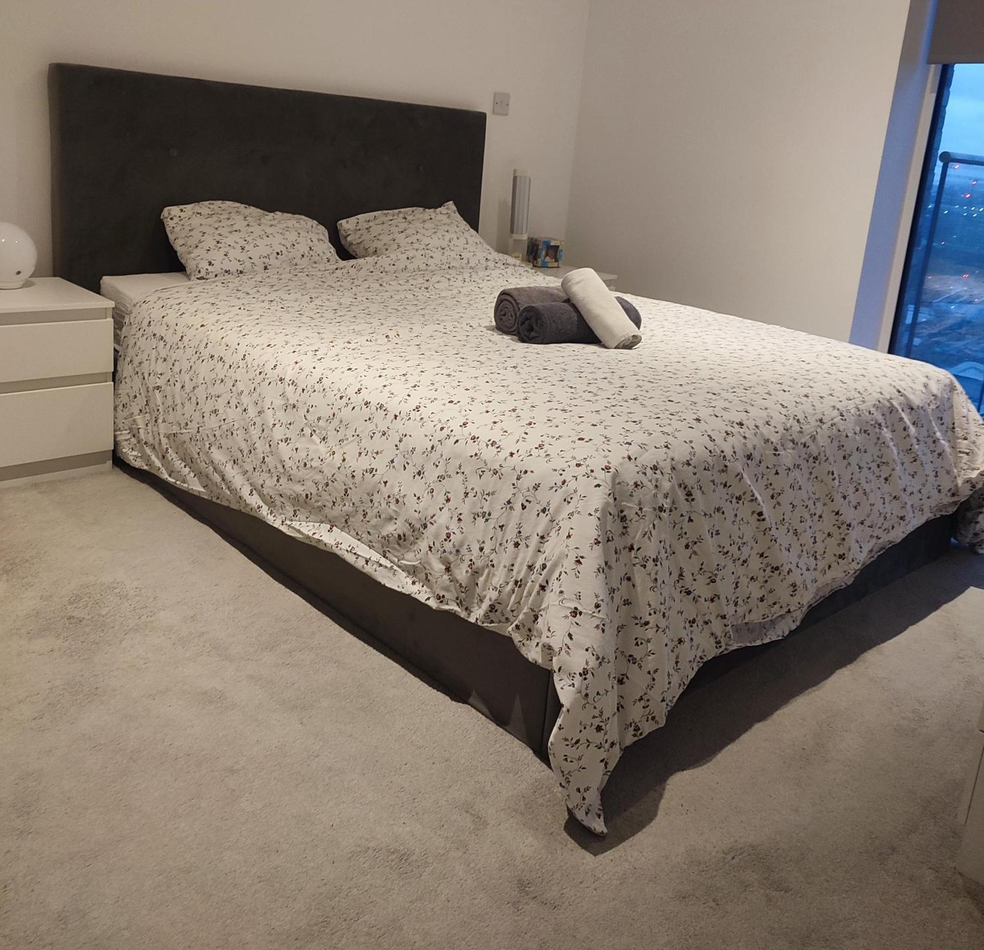 2 Bedroom 2 Bath 1 Ensuite In Roya Asenal Beautiful Views & Parking ลอนดอน ภายนอก รูปภาพ